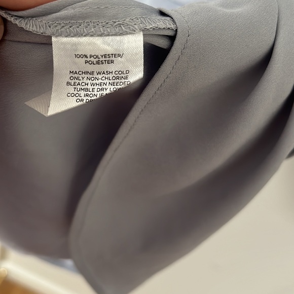 Ann Taylor v neck house with decor sleeves in size Medium - Picture 7 of 7